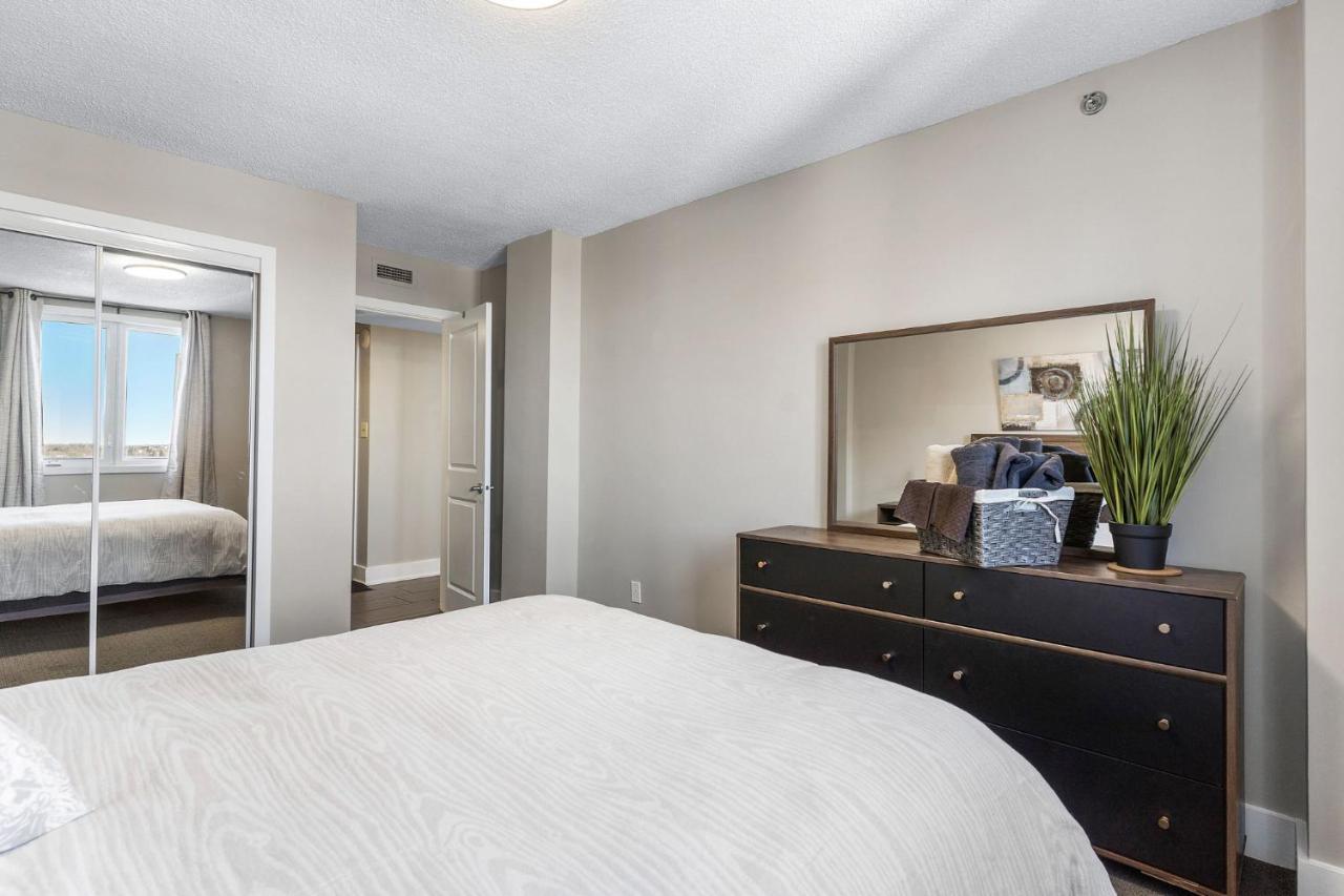 Superb 2 Bedroom Downtown With River View Saskatoon Exterior photo