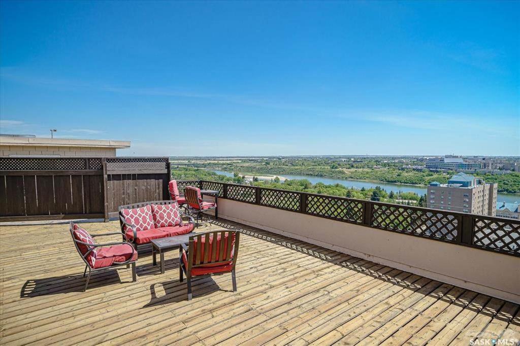 Superb 2 Bedroom Downtown With River View Saskatoon Exterior photo